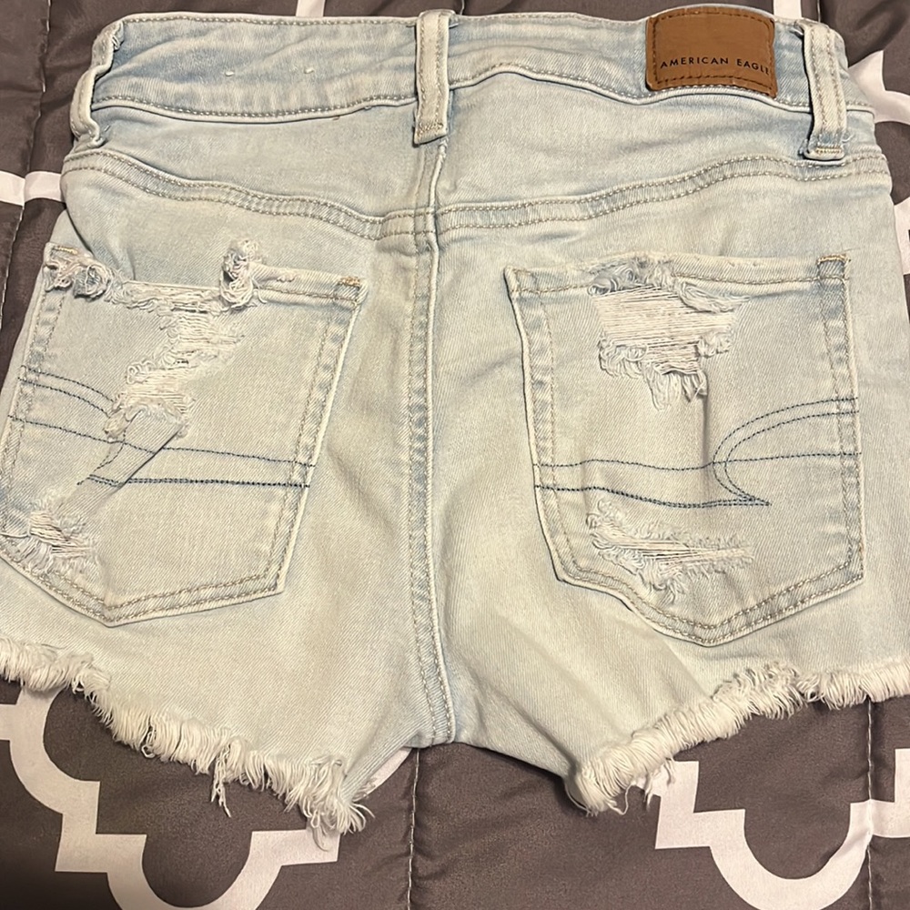 American Eagle Outfitters Light Wash Distressed Jean Shorts - Picture 2 of 3